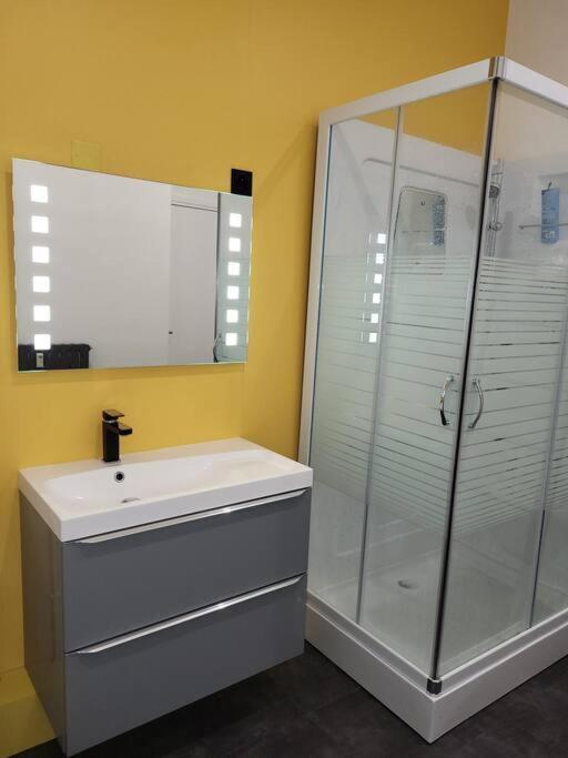 לה בורבול Grand Studio Refait A Neuf Centre-Ville מראה חיצוני תמונה